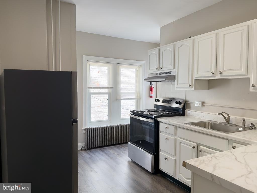 332 Chestnut Street - Photo 2