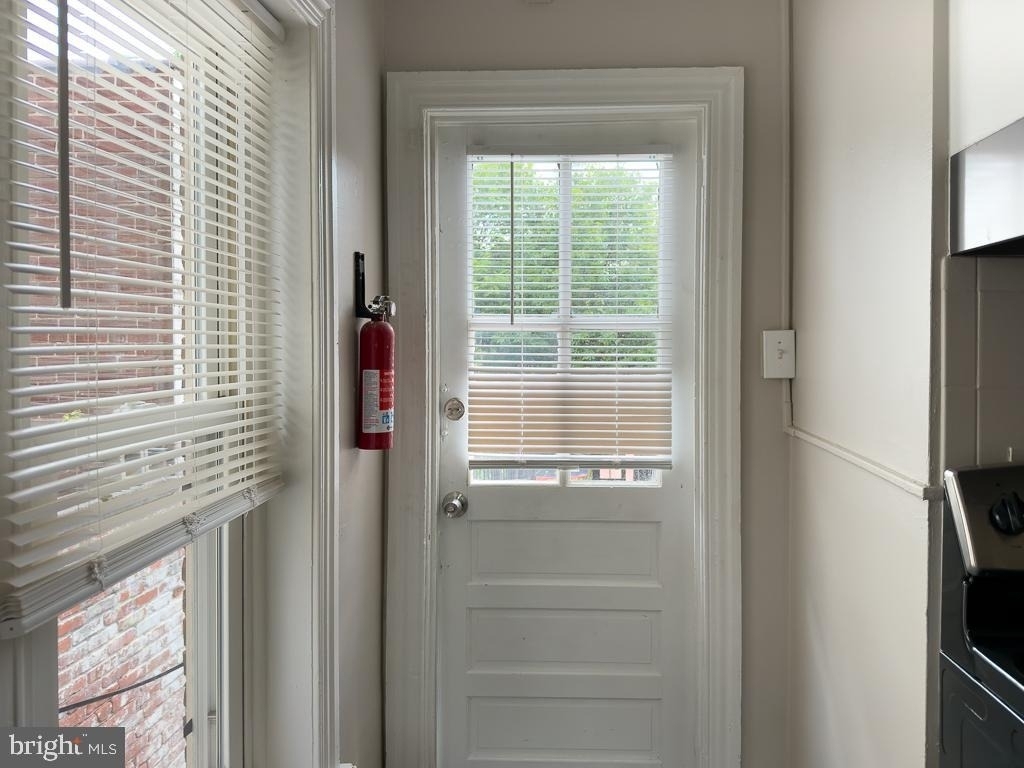 332 Chestnut Street - Photo 4