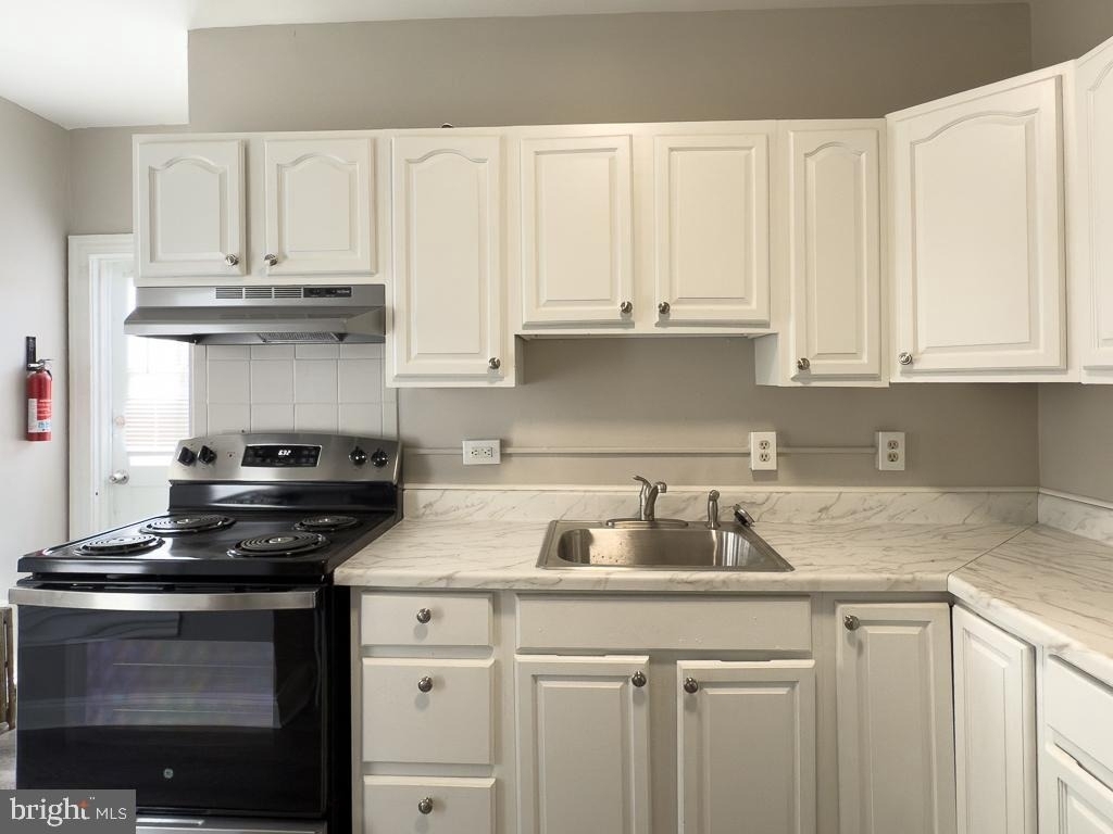 332 Chestnut Street - Photo 3