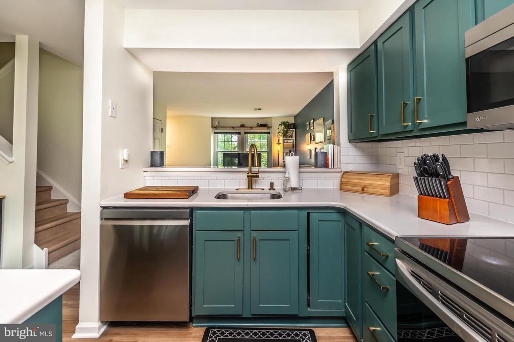 786 Bradford Terrace - Photo 6