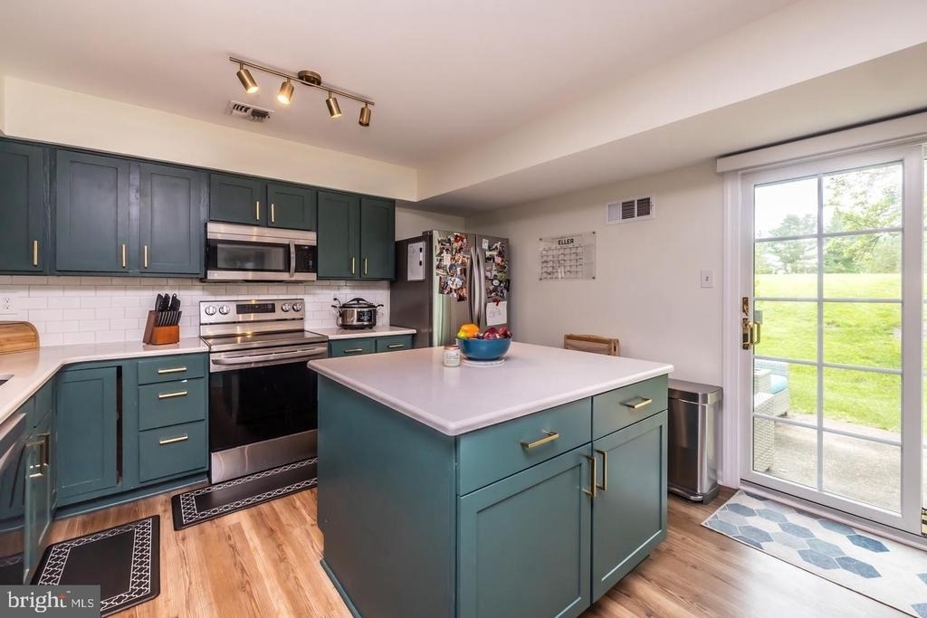 786 Bradford Terrace - Photo 4