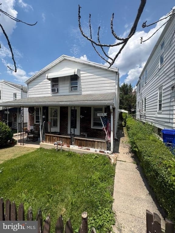 1113 Elm Street - Photo 0