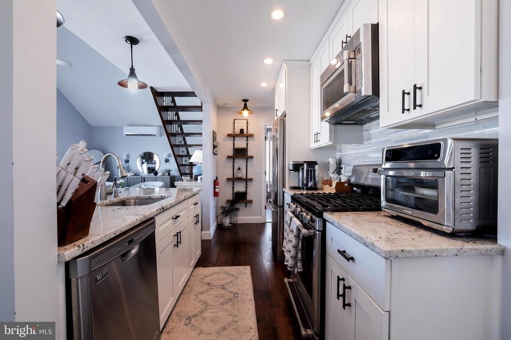140 Matilda Drive - Photo 3