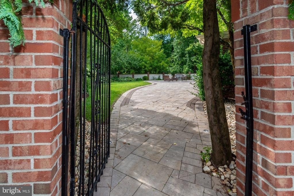 5 Nottingham Circle - Photo 0