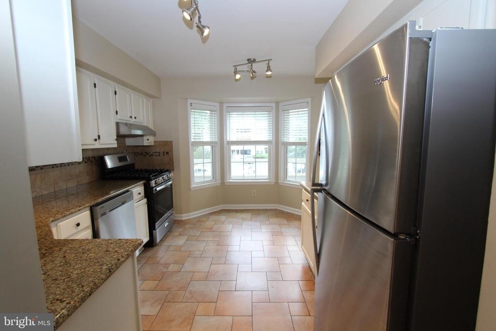 110 Biscayne Court - Photo 10