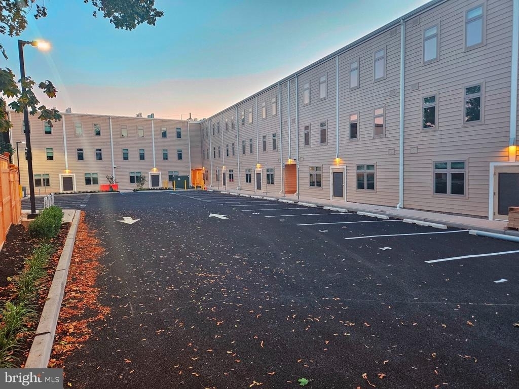 200 Hamilton Avenue - Photo 4