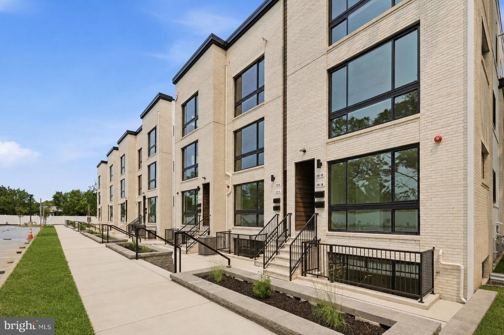 13 S Academy Street - Photo 0