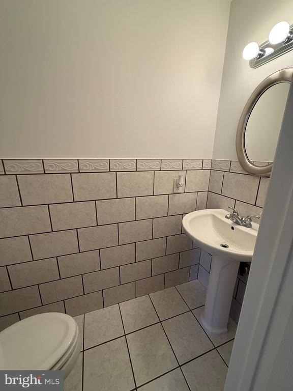 1070 Baywood Drive - Photo 6