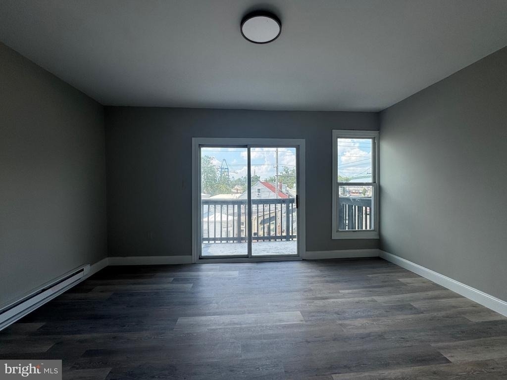 242 N Broadway - Photo 8