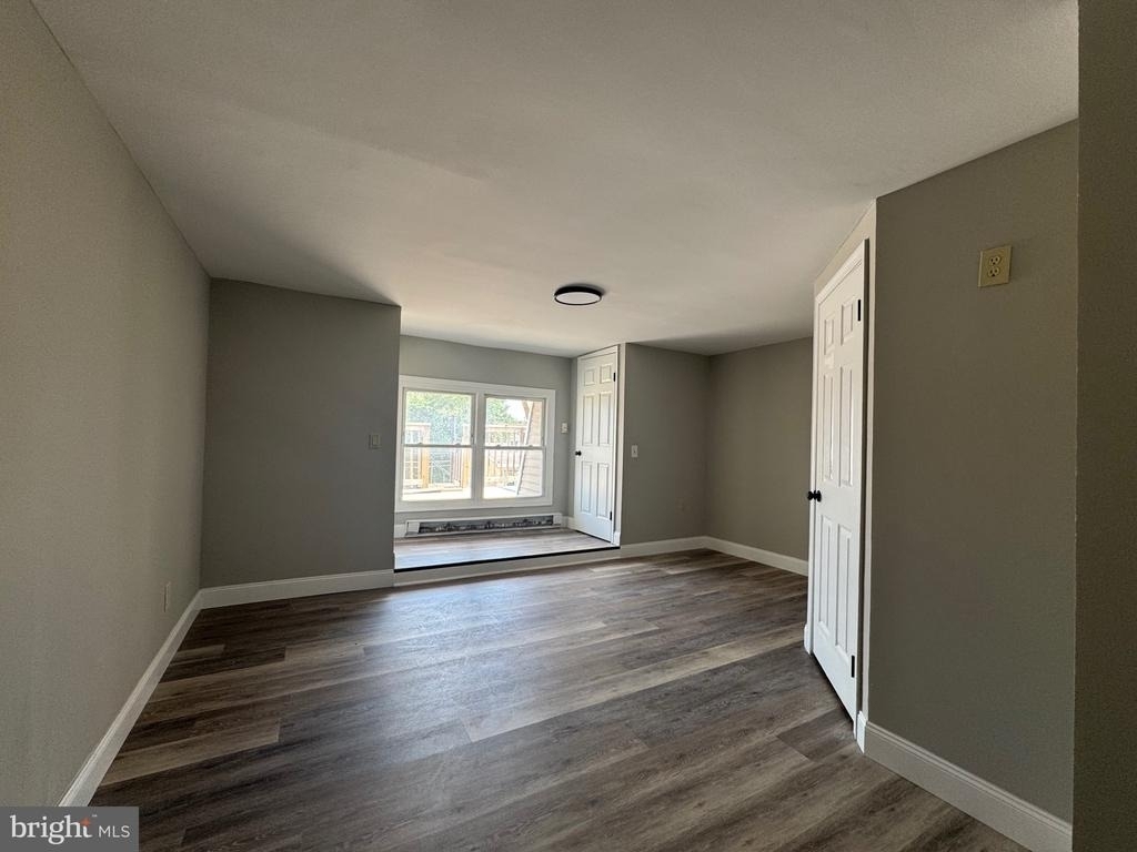 242 N Broadway - Photo 7