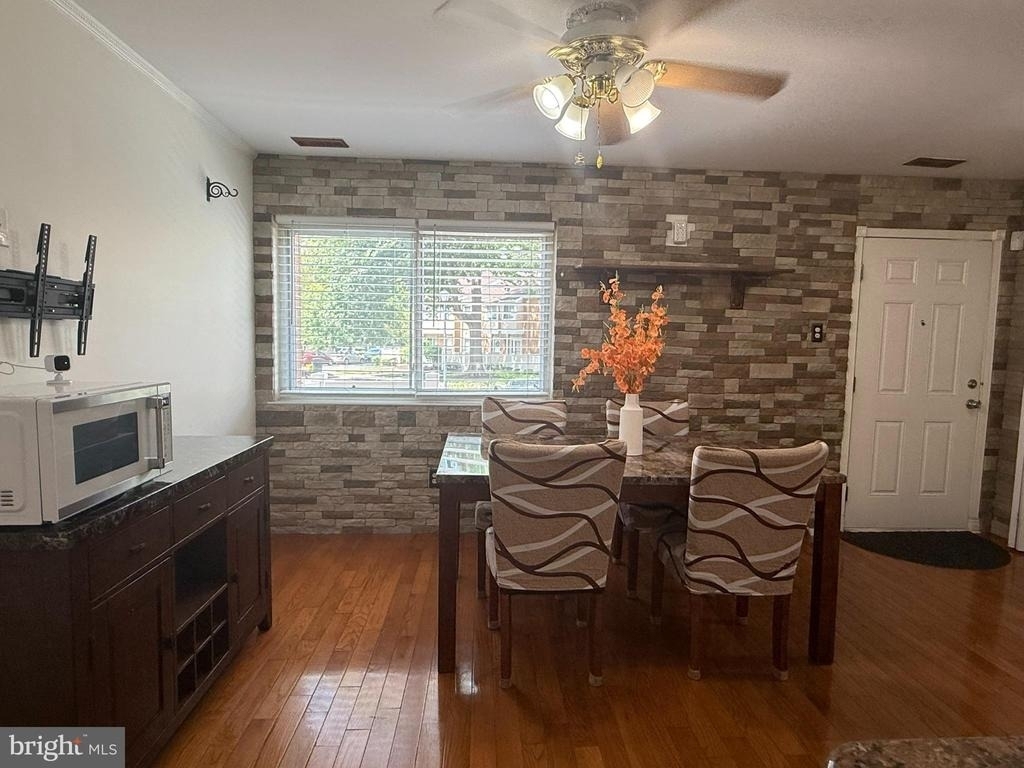 1080 Pendleton Court - Photo 5