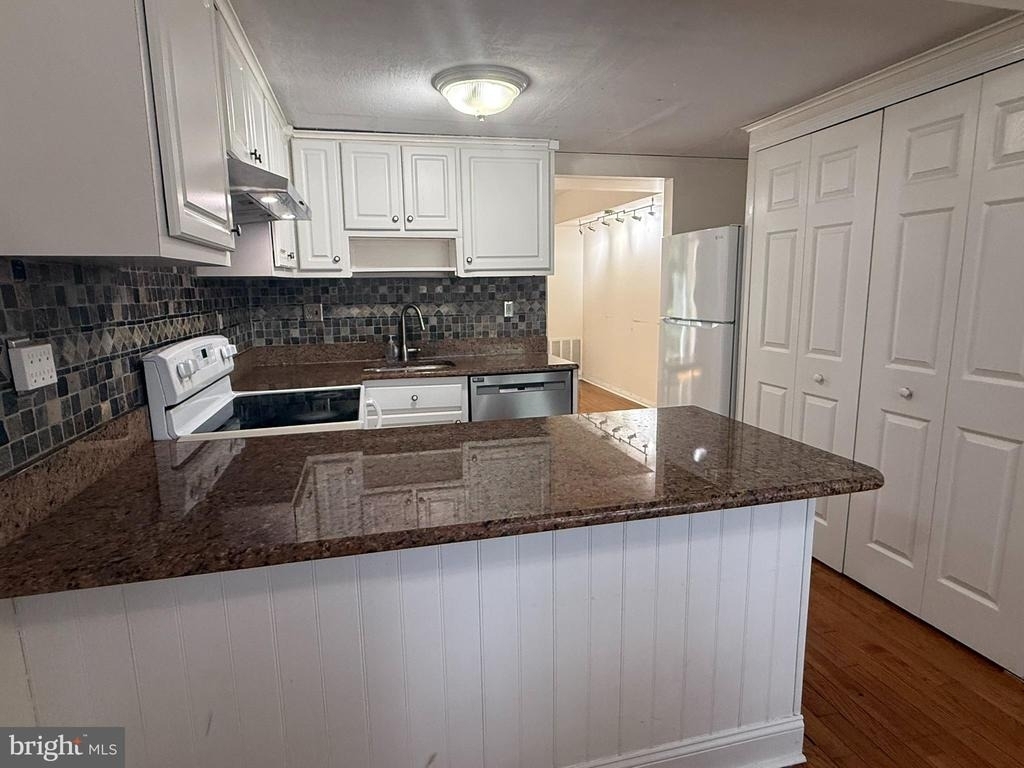 1080 Pendleton Court - Photo 9