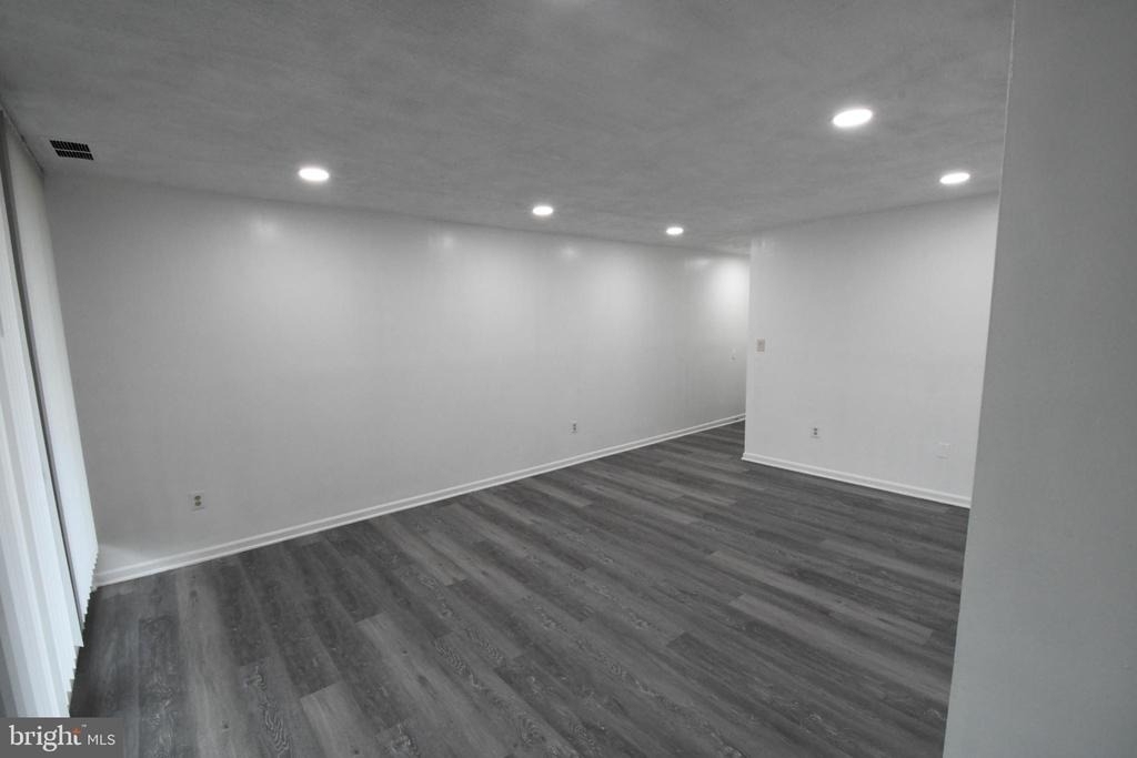 8459 Greenbelt Road - Photo 2