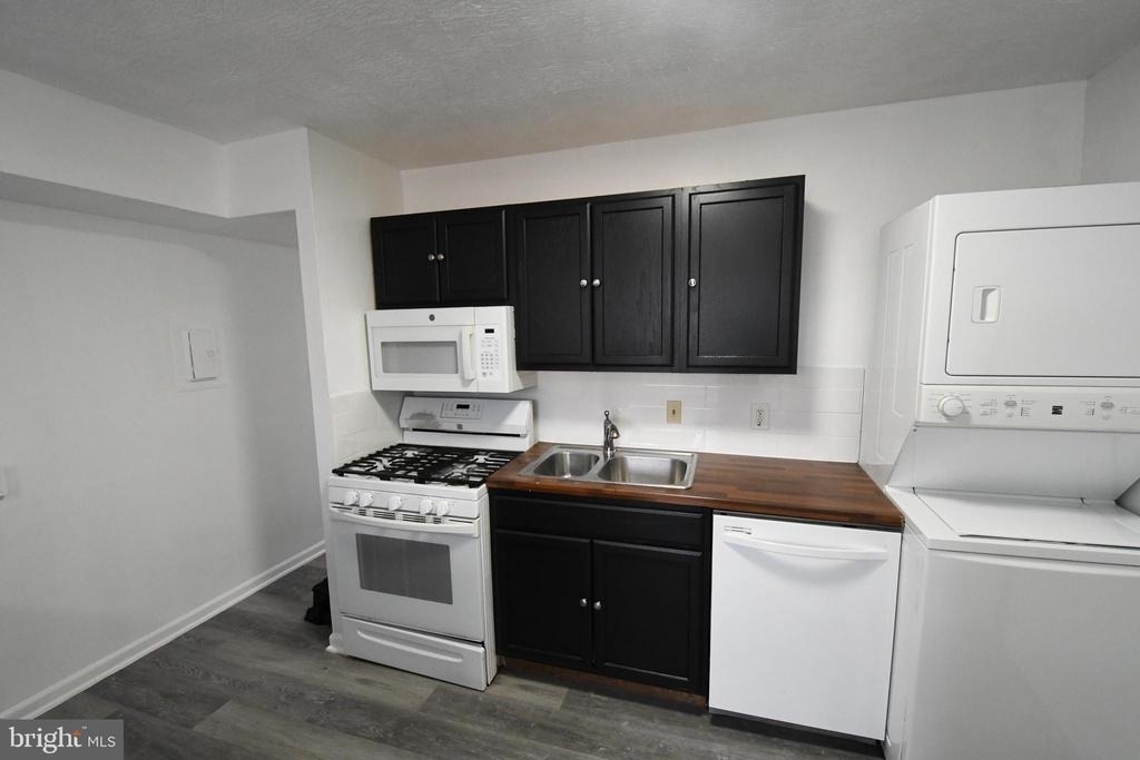 8459 Greenbelt Road - Photo 13