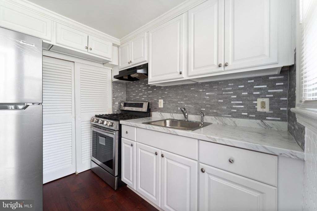 2510 Iverson Street - Photo 8