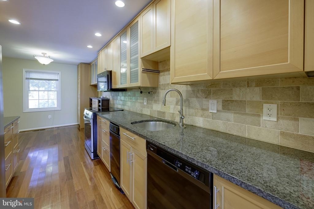 7518 Westlake Terrace - Photo 17