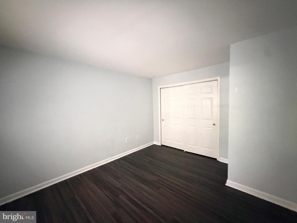 931 Hillside Lake Terrace - Photo 13