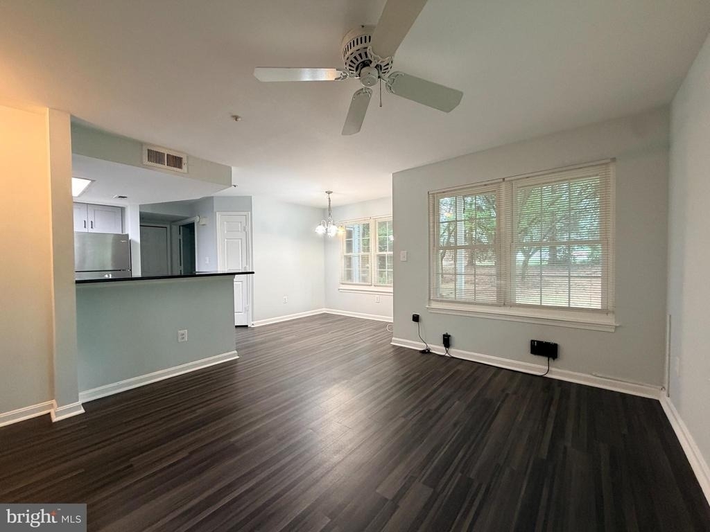 931 Hillside Lake Terrace - Photo 2