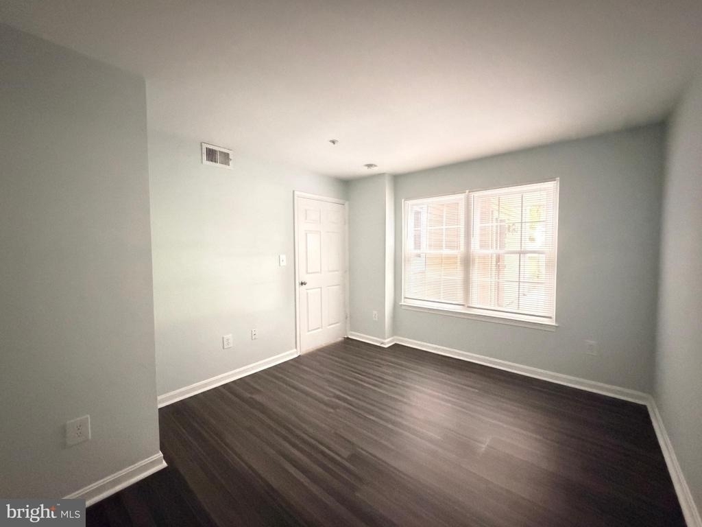 931 Hillside Lake Terrace - Photo 14