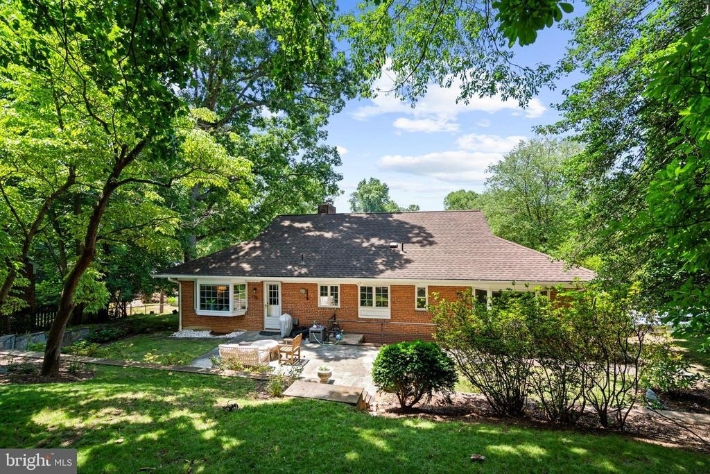 5201 Brookeway Drive - Photo 2