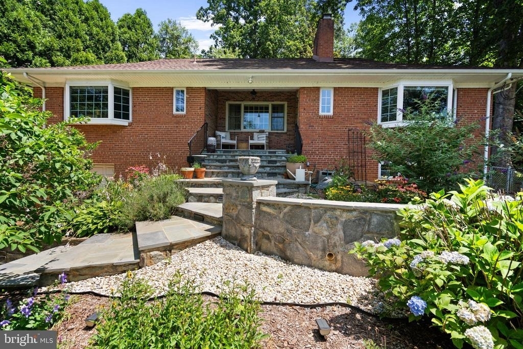 5201 Brookeway Drive - Photo 0