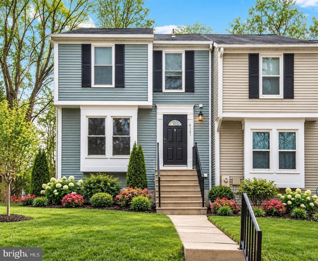6121 Cedar Wood Drive - Photo 2