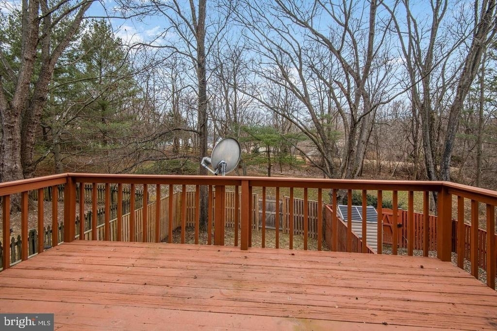 6121 Cedar Wood Drive - Photo 8