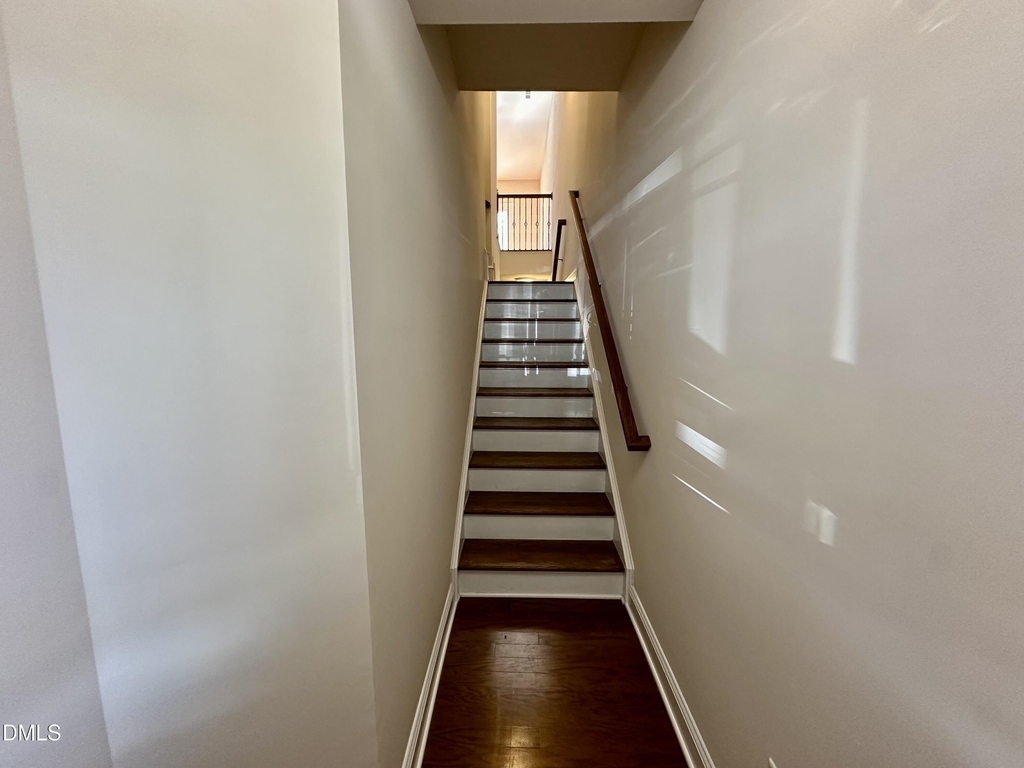 1004 Waymaker Court - Photo 3