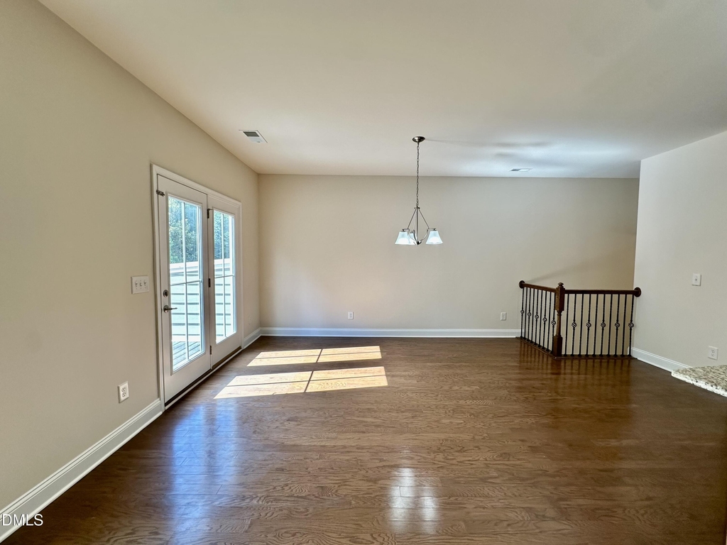 1004 Waymaker Court - Photo 8