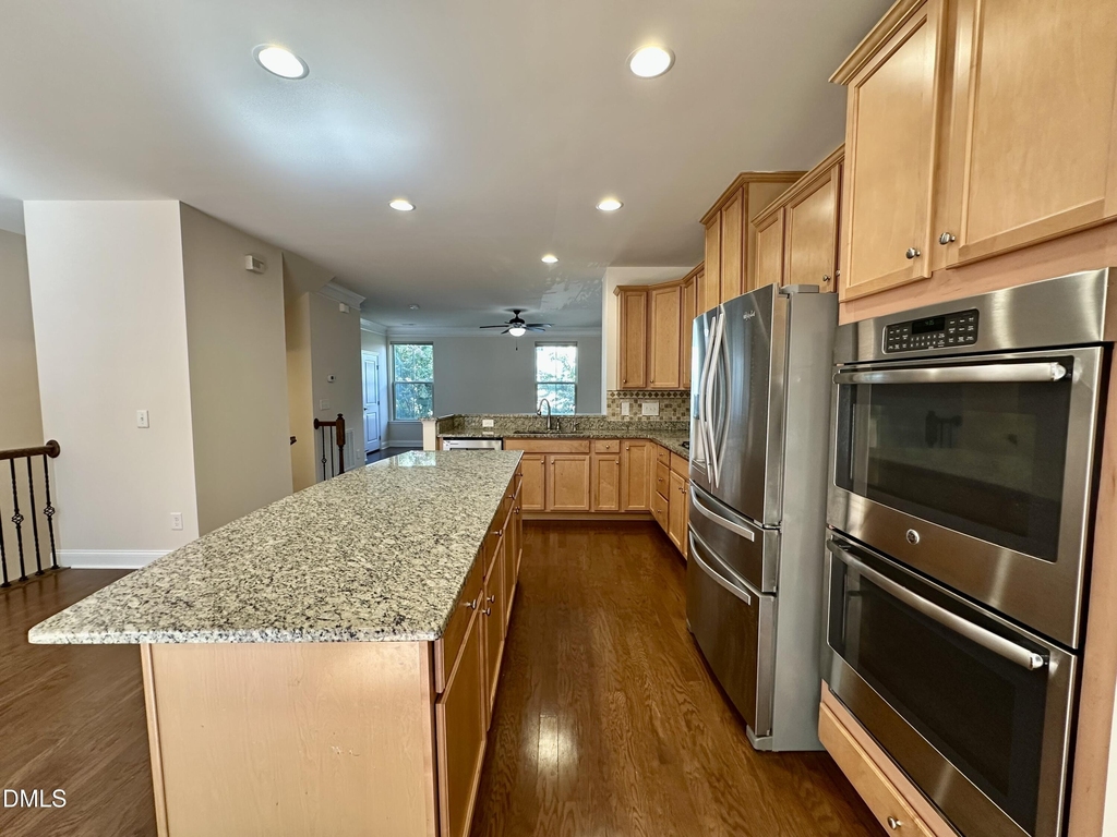 1004 Waymaker Court - Photo 4