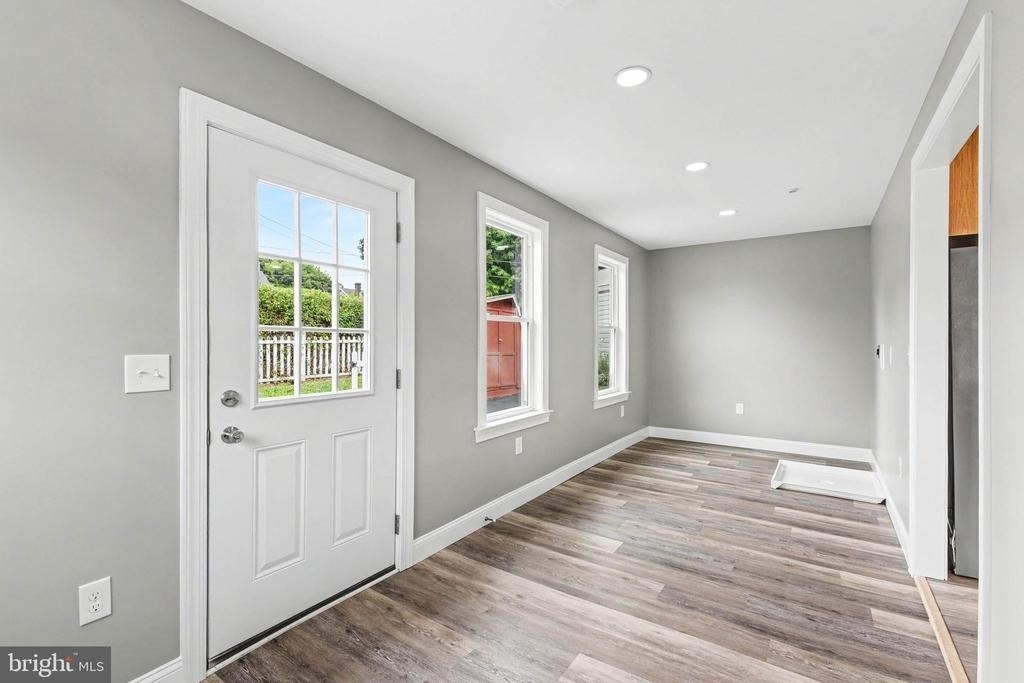 20 N Walnut Street - Photo 14
