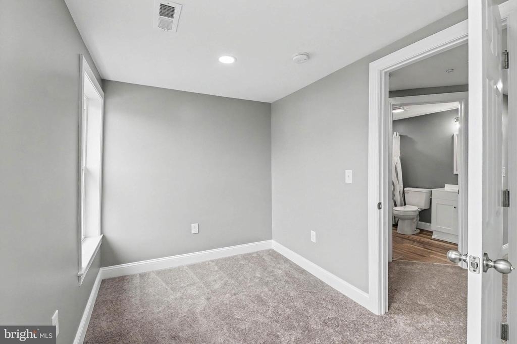 20 N Walnut Street - Photo 20