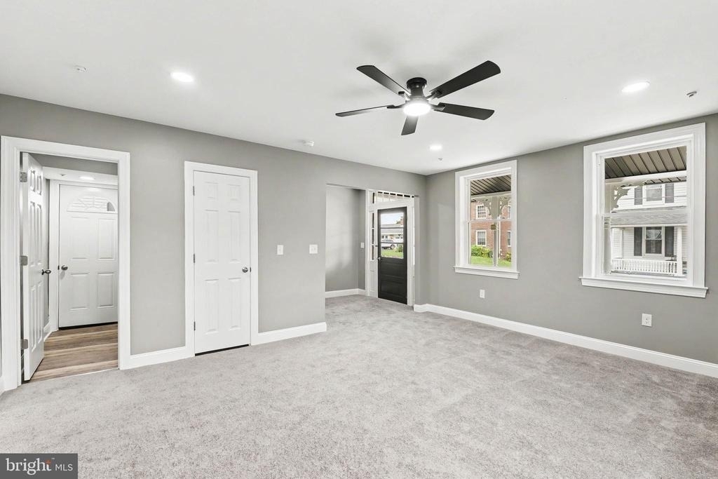 20 N Walnut Street - Photo 6