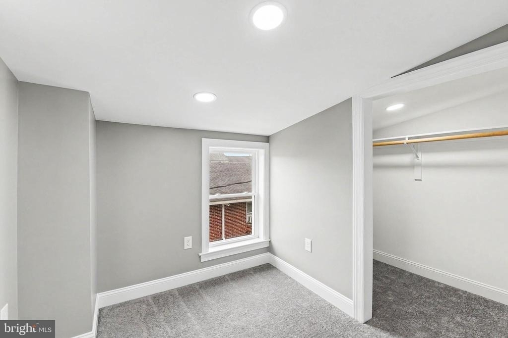 20 N Walnut Street - Photo 18