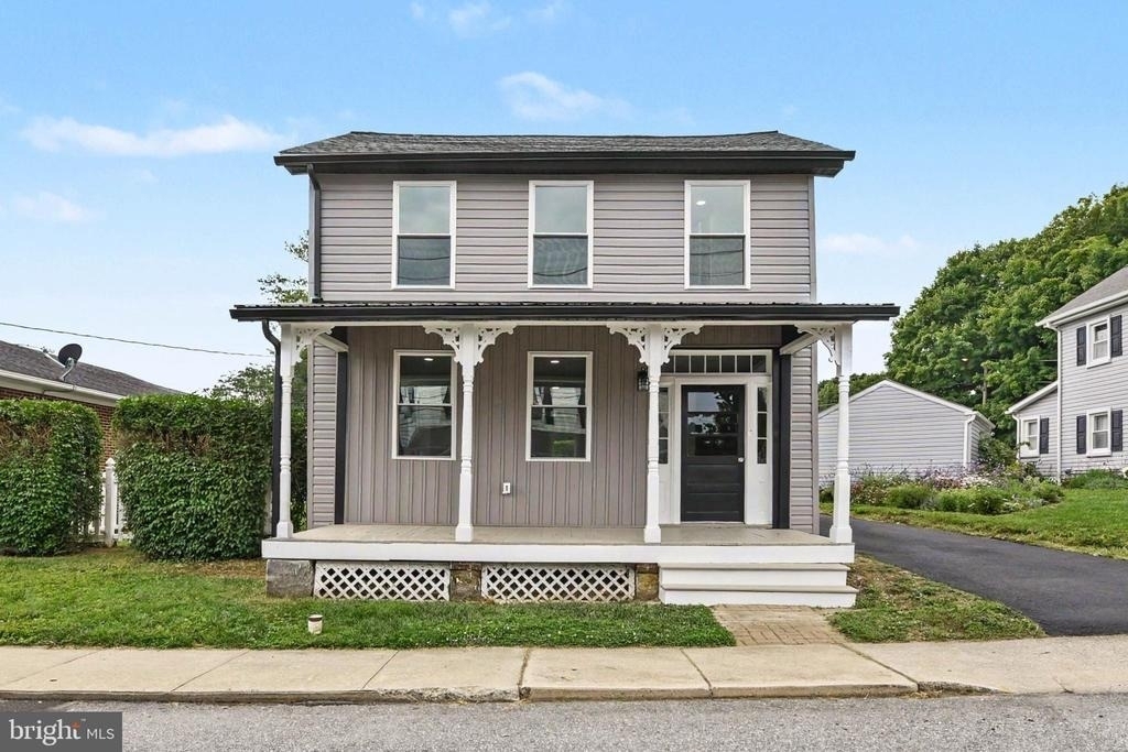 20 N Walnut Street - Photo 0