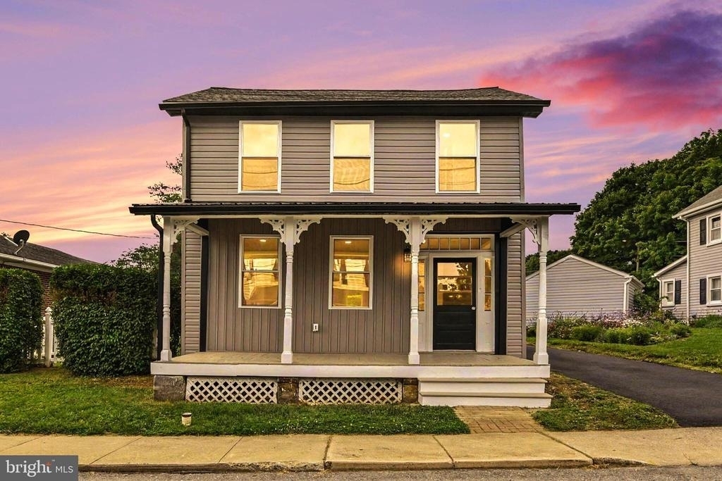 20 N Walnut Street - Photo 1