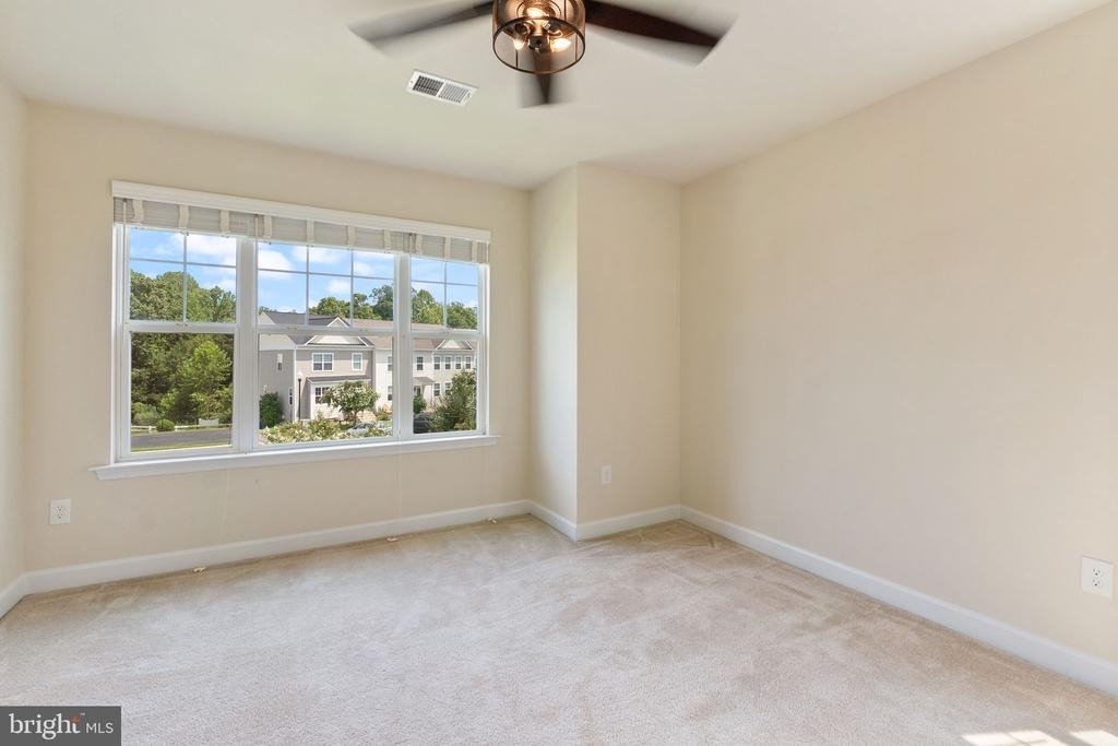 555 English Oak Lane - Photo 14