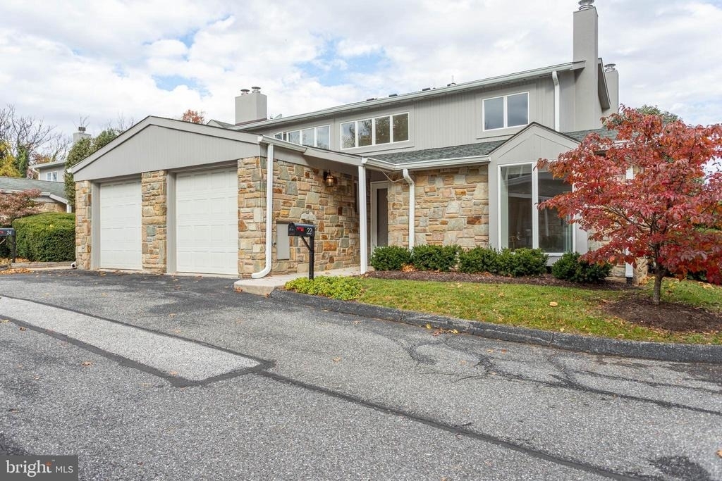 22 Stone Manor - Photo 1
