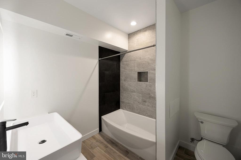 2037 Mcculloh Street - Photo 11