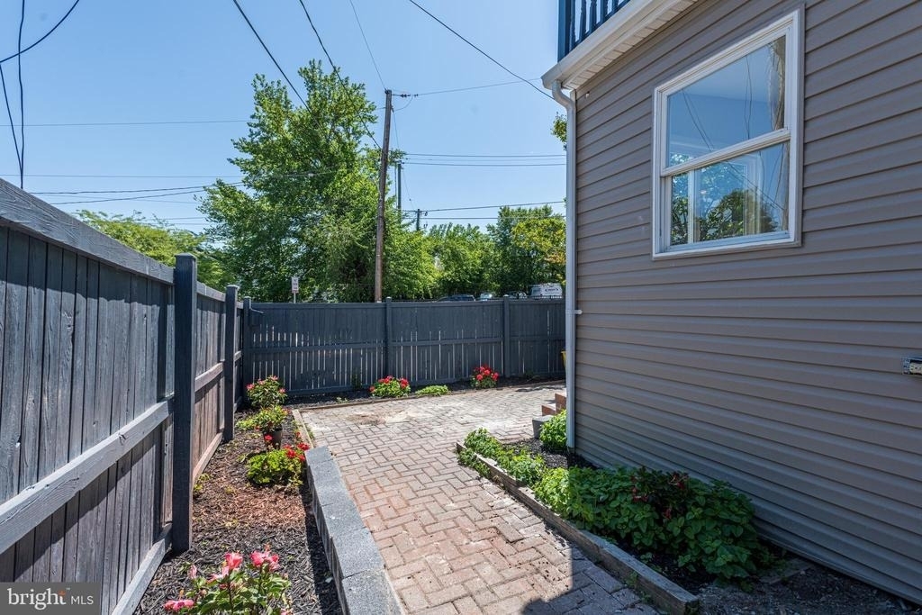 802 Mangold Street - Photo 22