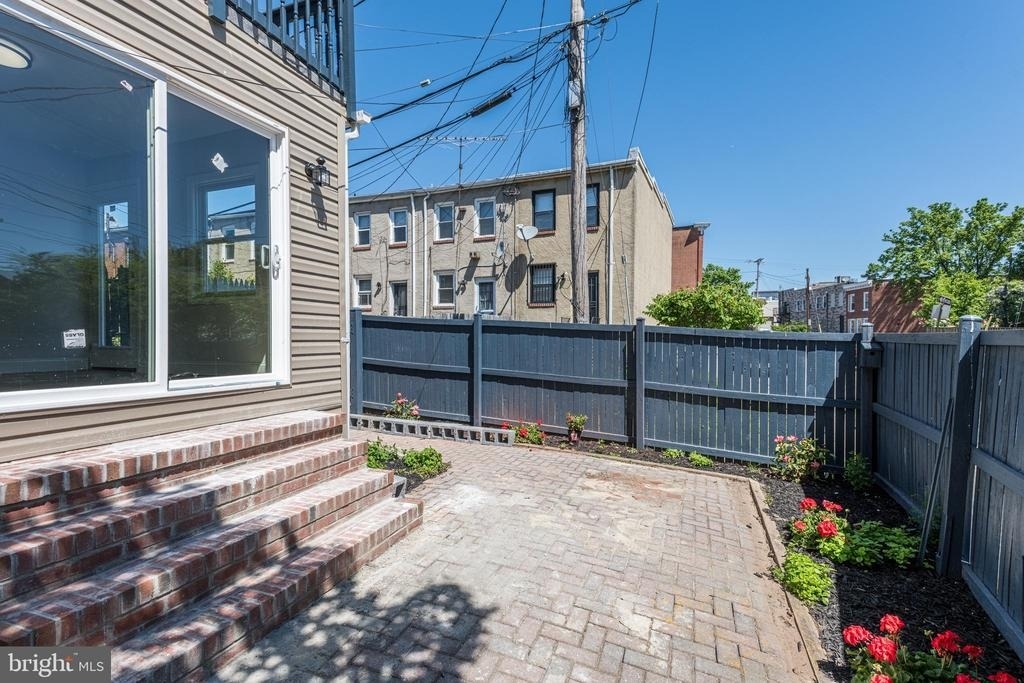 802 Mangold Street - Photo 1
