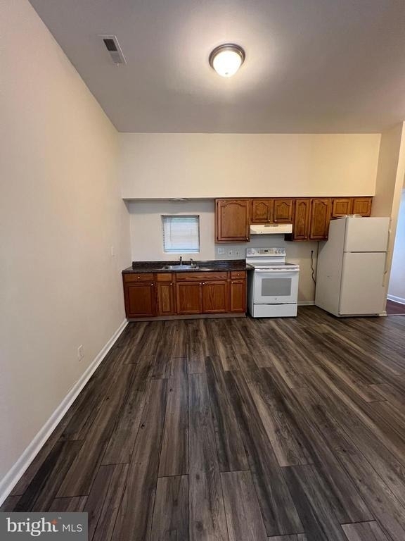 1423 W Fayette Street - Photo 2