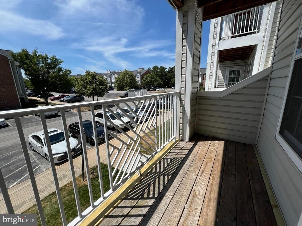 689 Winding Stream Way - Photo 18
