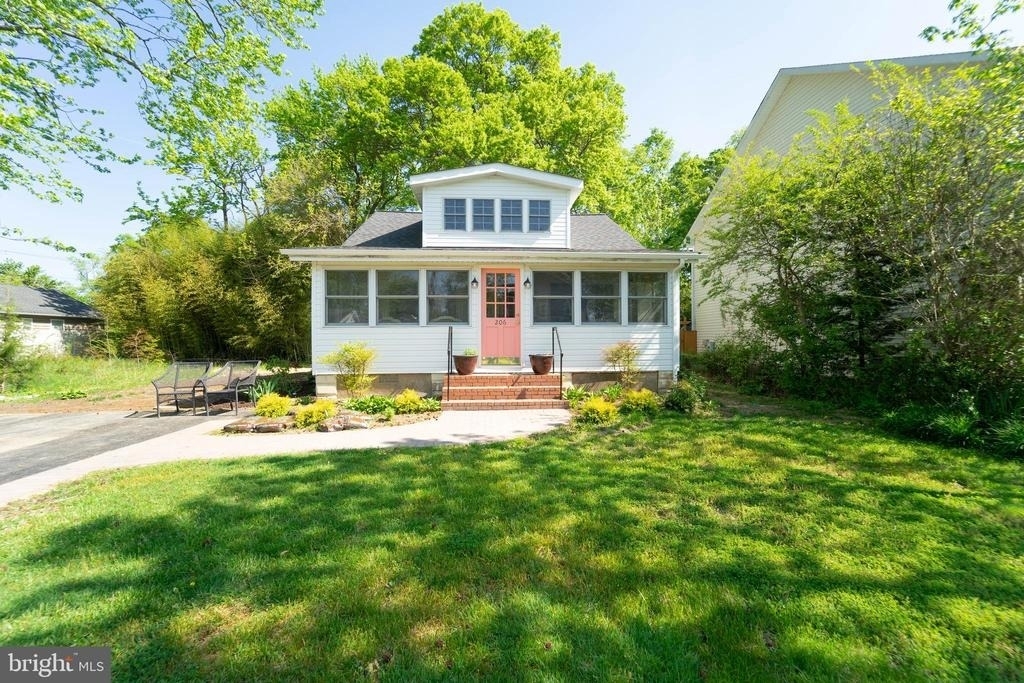 206 Linden Avenue - Photo 0
