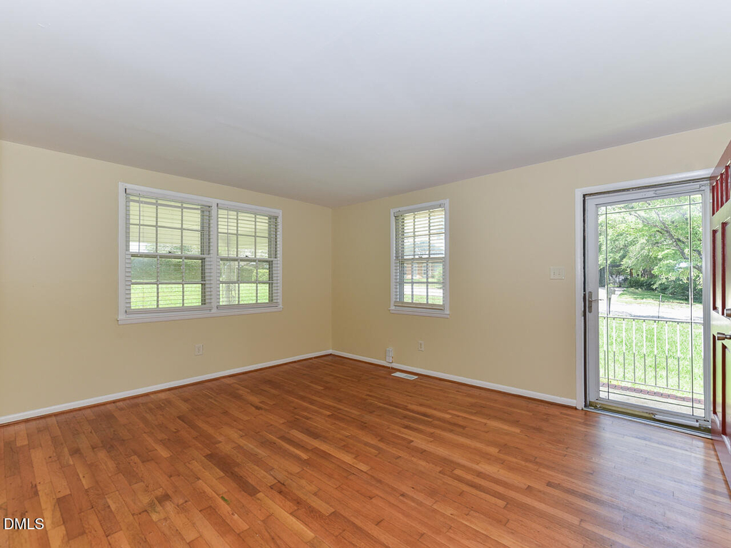 852 Hadley Road - Photo 4