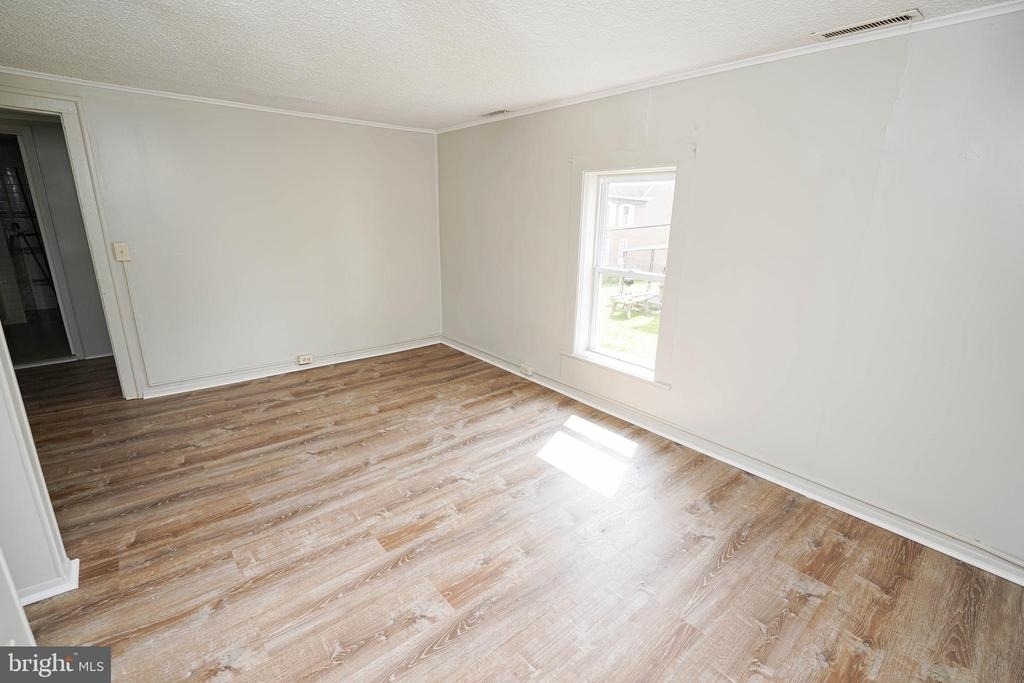 202 E Grove Street - Photo 28