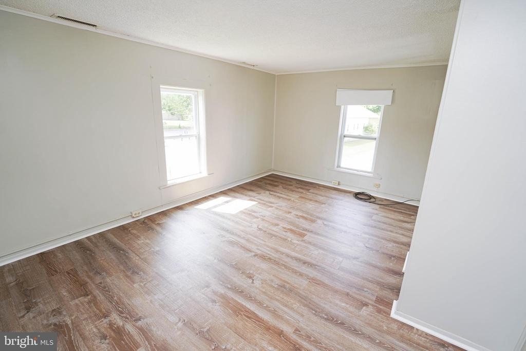202 E Grove Street - Photo 25