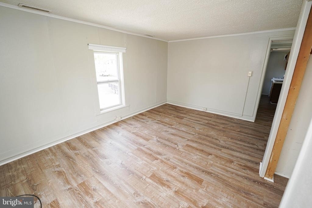 202 E Grove Street - Photo 19