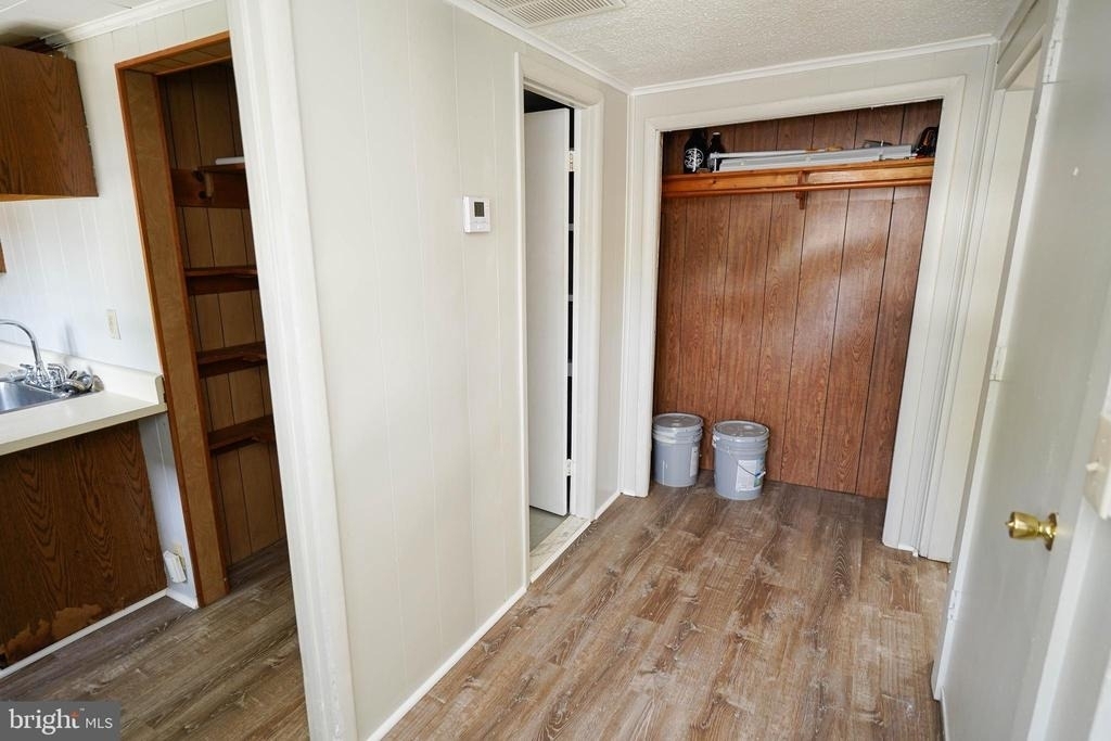 202 E Grove Street - Photo 9