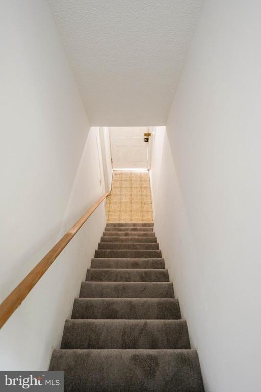 202 E Grove Street - Photo 7